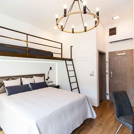 Premium Rooms By Hi5 - Style At The Comedy Theater Будапеща Екстериор снимка