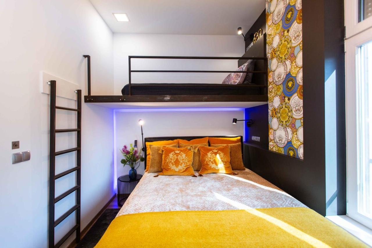 Premium Rooms By Hi5 - Style At The Comedy Theater Будапеща Екстериор снимка