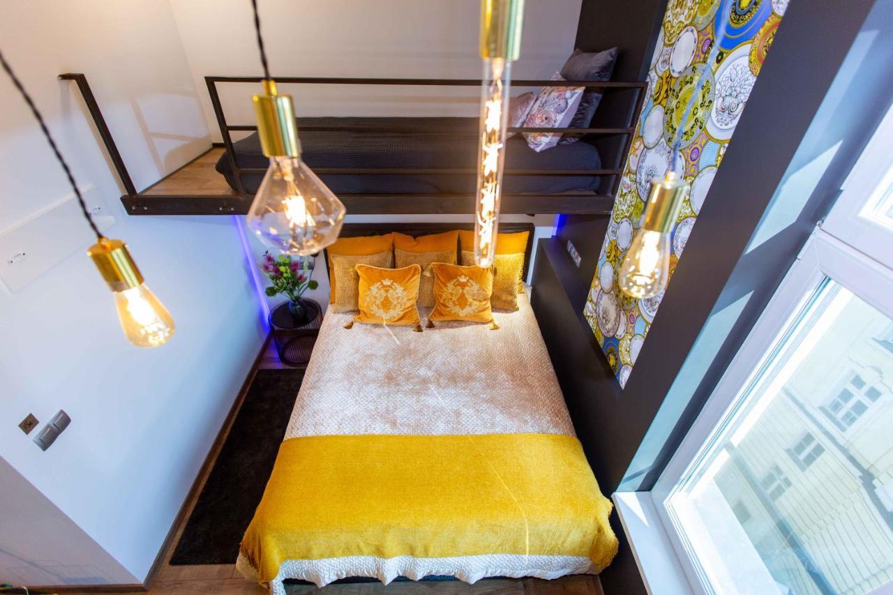 Premium Rooms By Hi5 - Style At The Comedy Theater Будапеща Екстериор снимка